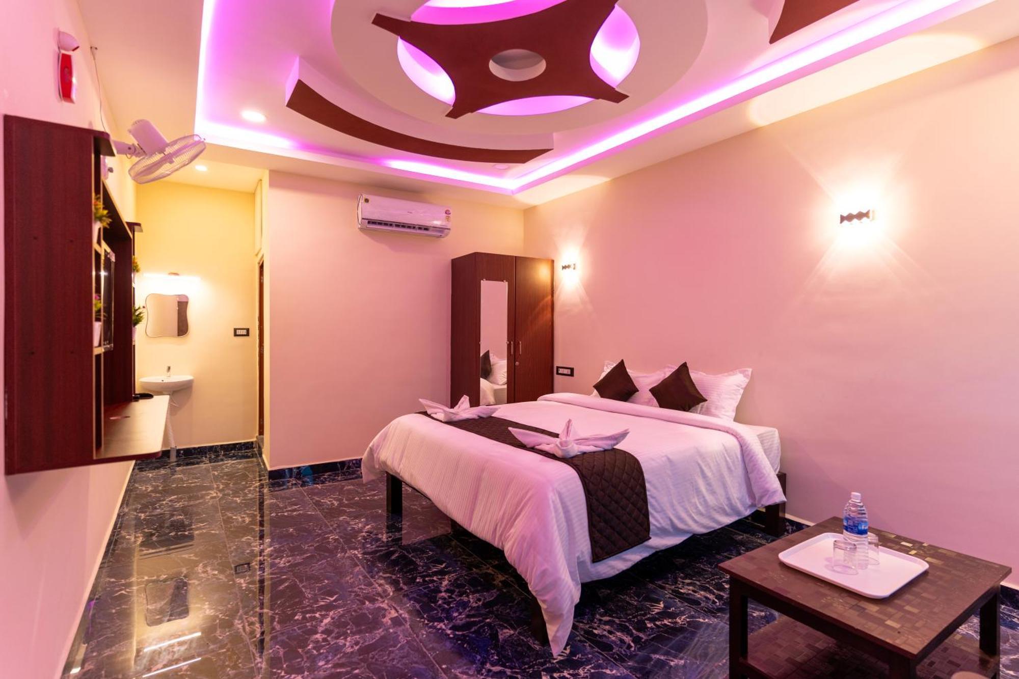 Auro Beach Resort 蓬蒂切里 外观 照片