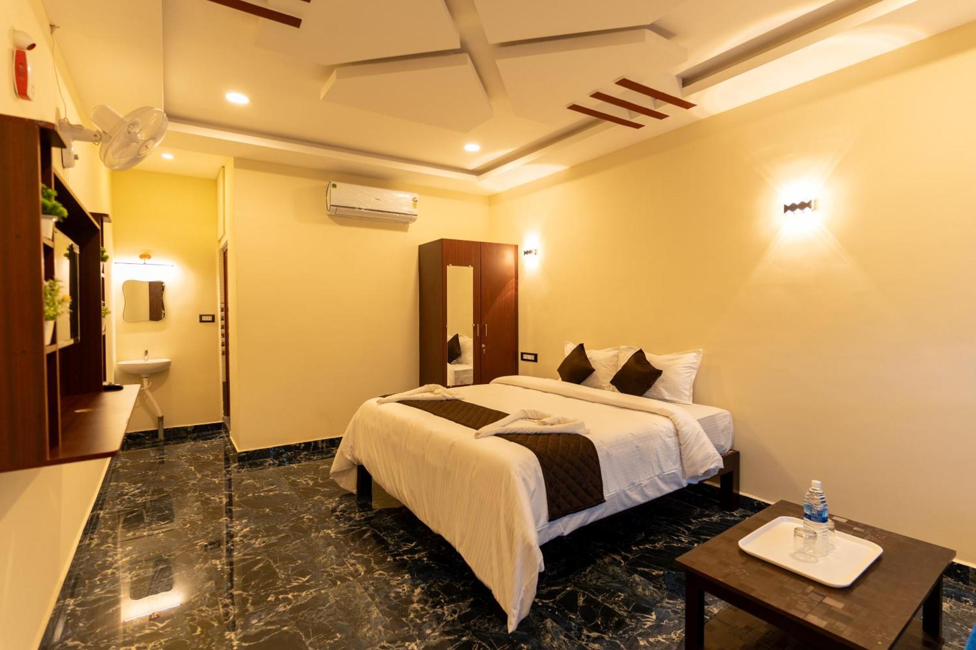 Auro Beach Resort 蓬蒂切里 外观 照片