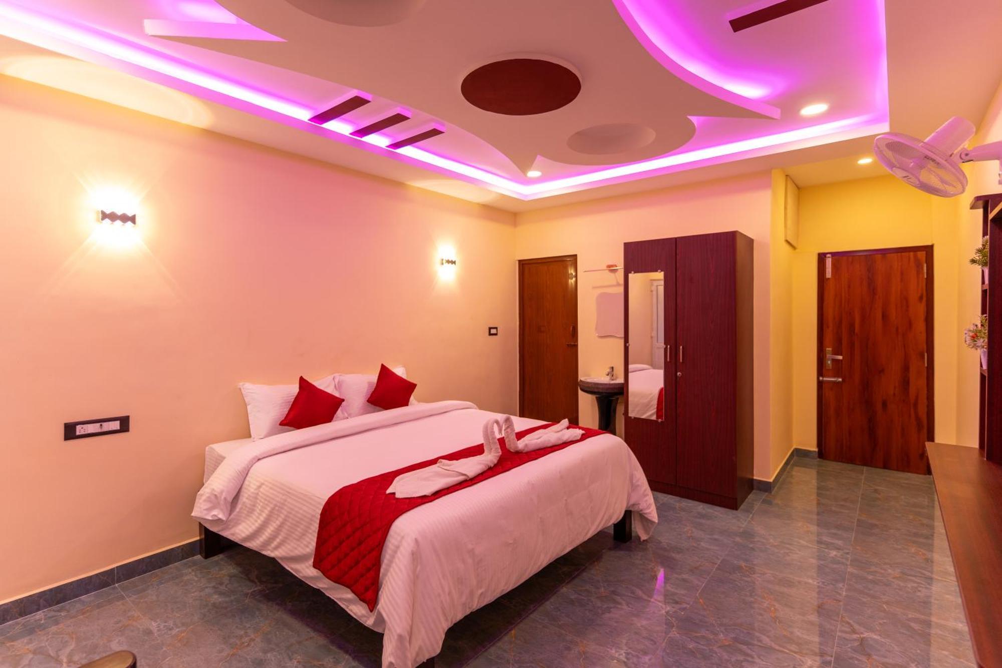 Auro Beach Resort 蓬蒂切里 外观 照片