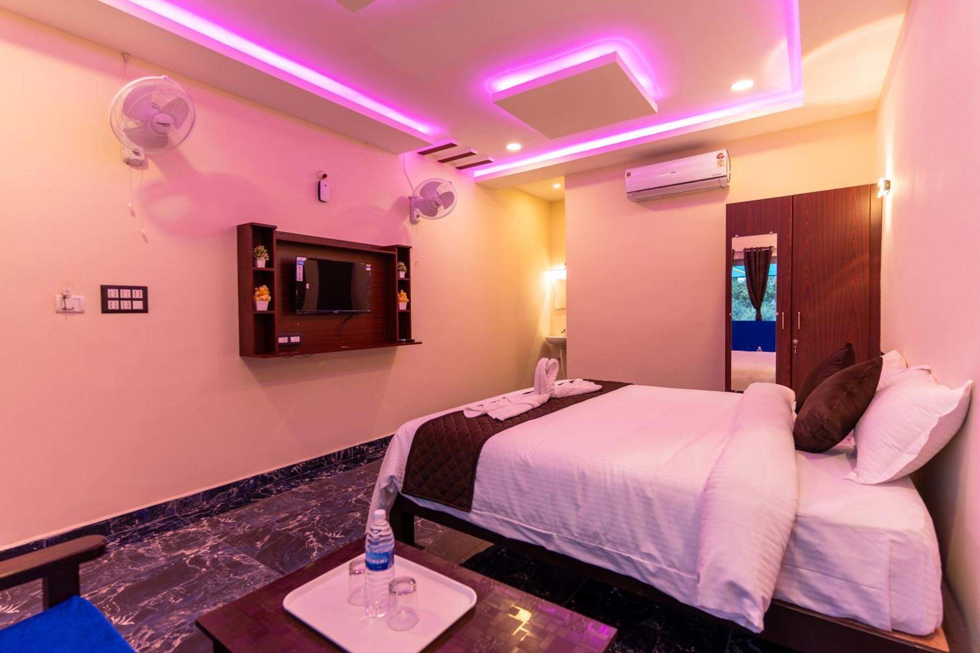 Auro Beach Resort 蓬蒂切里 外观 照片