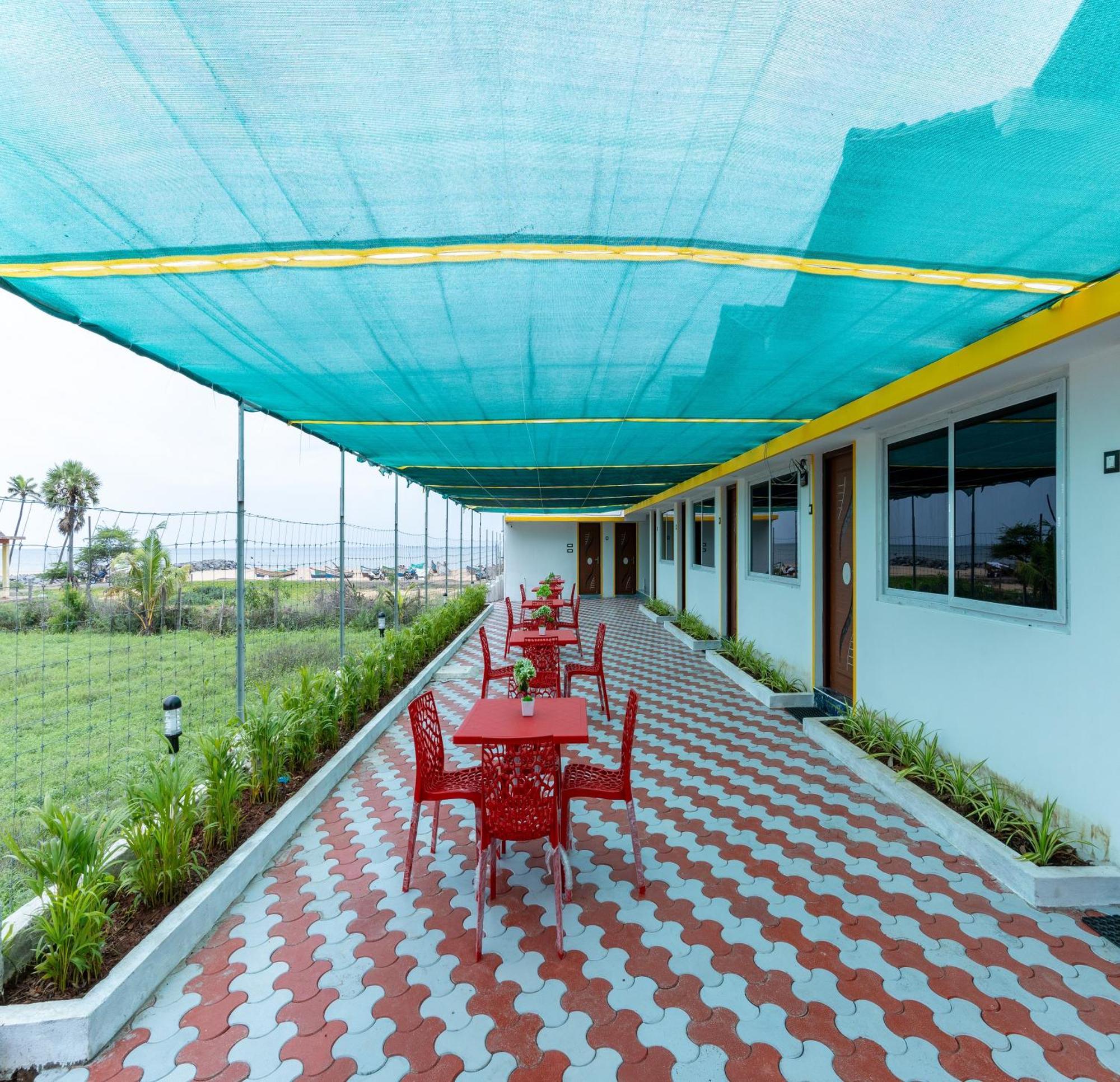 Auro Beach Resort 蓬蒂切里 外观 照片